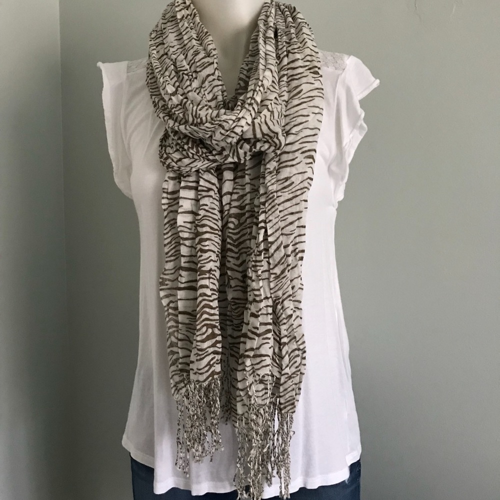 The Limited Scarf